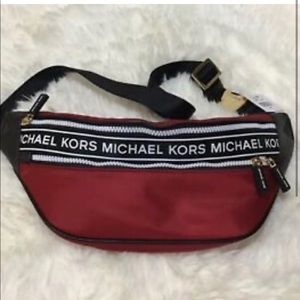 Michael kors fannypack